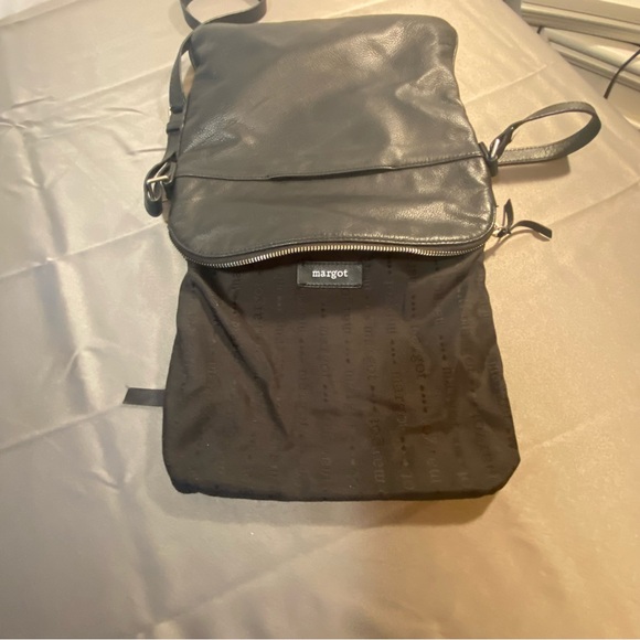 Margot, New York leather Crossbody adjustable strap black purse - Picture 6 of 12